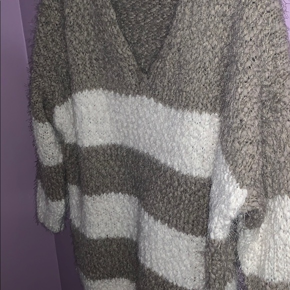 Sweater - Picture 2 of 3